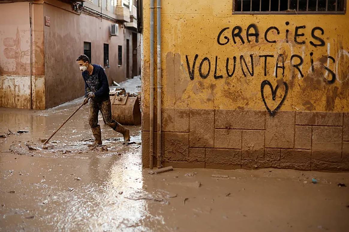 Localidad del área metropolitana de Valencia afectada por las inundaciones provocadas por la DANA durante la tarde-noche del 29 de octubre de 2024.