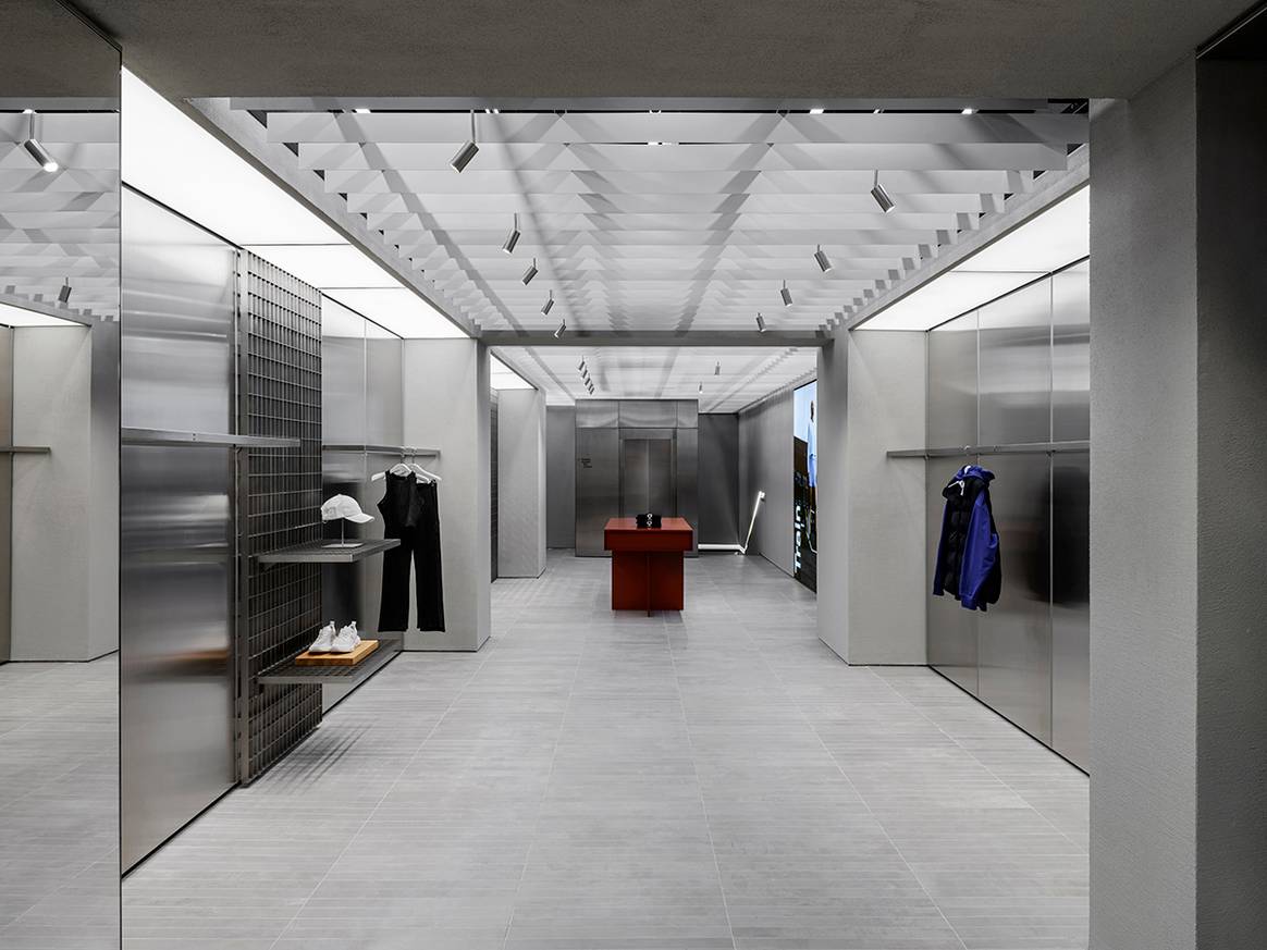 Tienda de On en el número 17 de la calle de Serrano de Madrid (España).