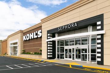 Kohl’s posts sales and earnings decline