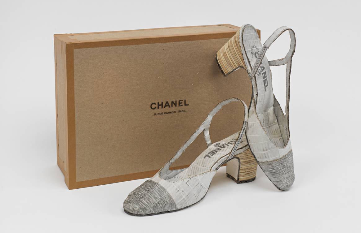Soulier Chanel par  l'artiste Tom Sachs.