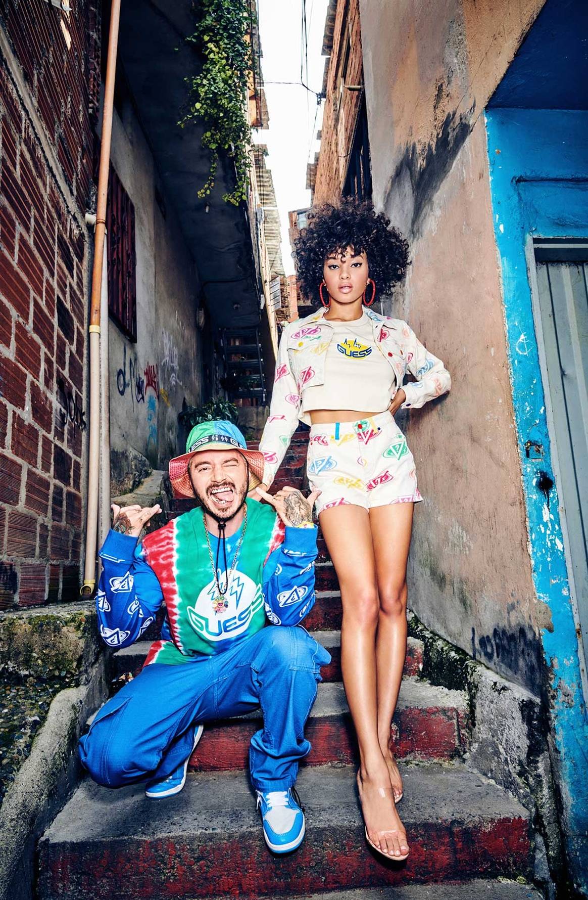 Llega una nueva colaboración de GUESS y J Balvin