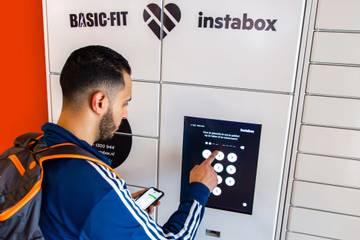 Instabox opent pakketkluizen bij Basic-Fit