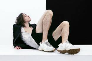 Veganas y sostenibles: Veja presenta su última colaboración con Rick Owens