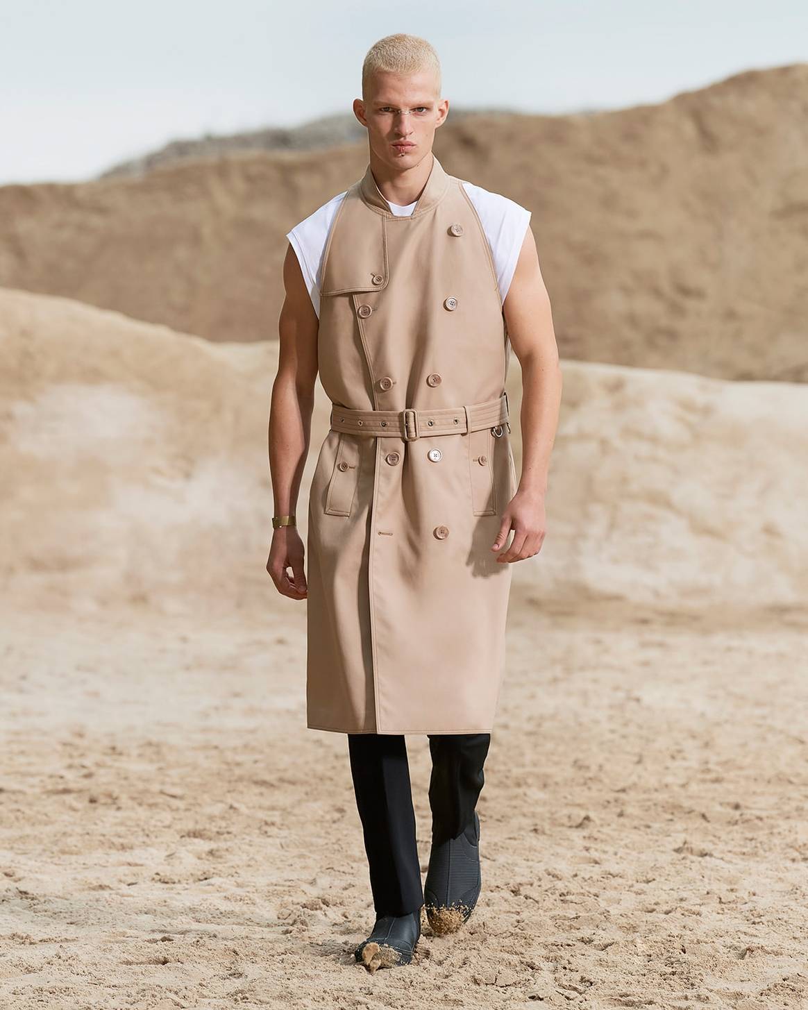 Burberry SS22: Tisci ‘challenges conventional codes’ in otherworldly menswear show