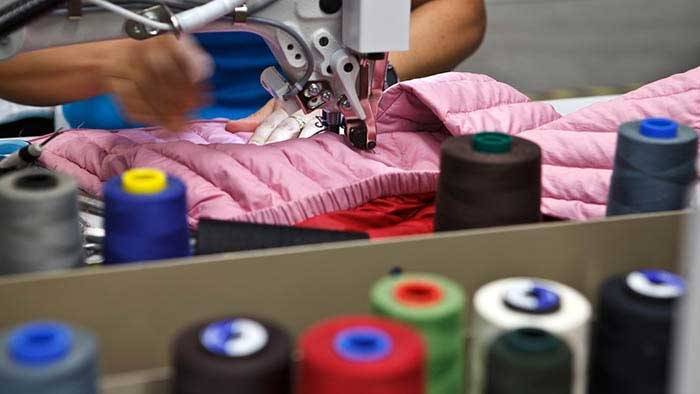 Jaarlijks worden er 21,5 miljoen kledingstukken verspild