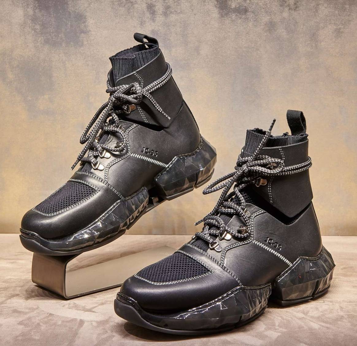 La colección para hombre Otoño/Invierno 2019 más futurista de Jimmy Choo