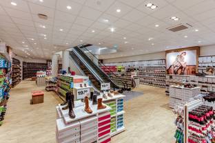 Kijken: VanHaren opent grootste winkel in België
