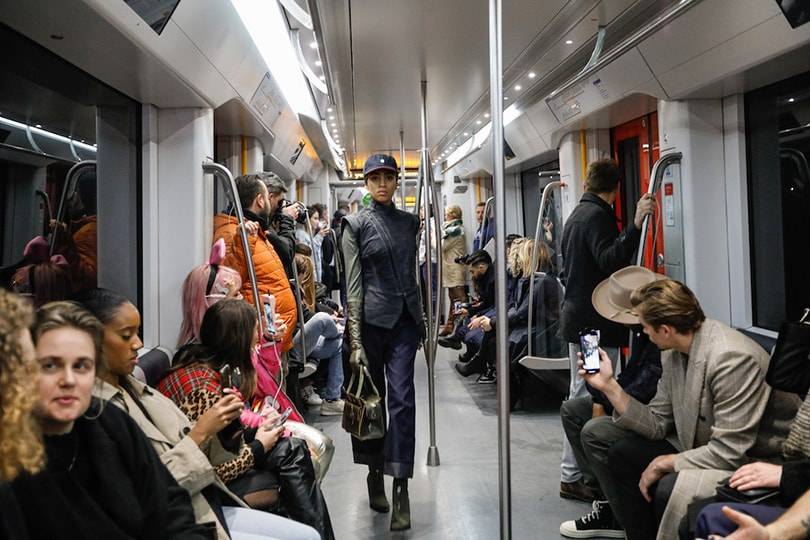 Mode-Metro Richtung G-Star bei der Amsterdam Fashion Week