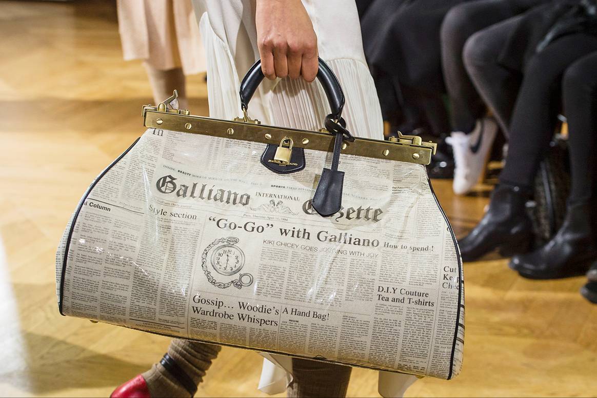 Crédits: Galliano bag Fall Winter 2018, Ready to Wear. Crédit : Launchmetrics Spotlight