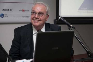 В России перестали покупать мужские костюмы