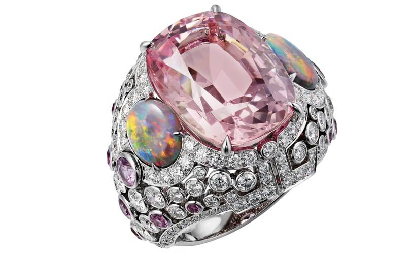A Paris, la Haute Joaillerie célèbre la joie de vivre