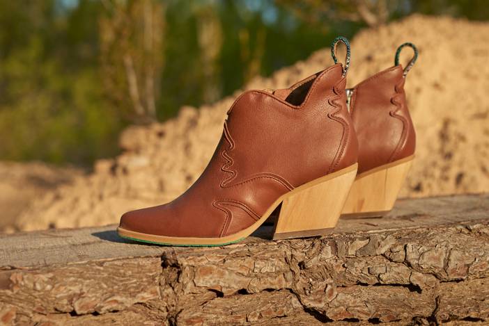 Atlantis vegan ankle boots cognac | A Perfect Jane