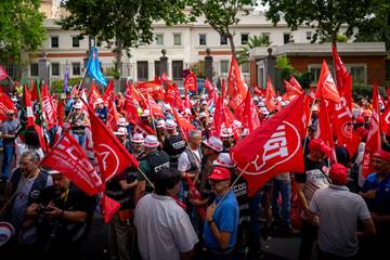 Los transportistas van a la huelga y amenazan las campañas del Black Friday y Navidad