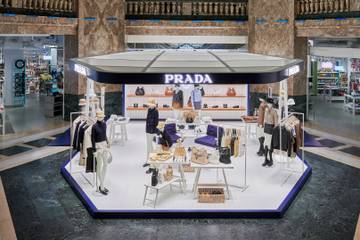 EssilorLuxottica en Prada Group verlengen licentieovereenkomst voor brillen