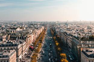 Les Champs Élysées continuent d’attirer les enseignes de mode 