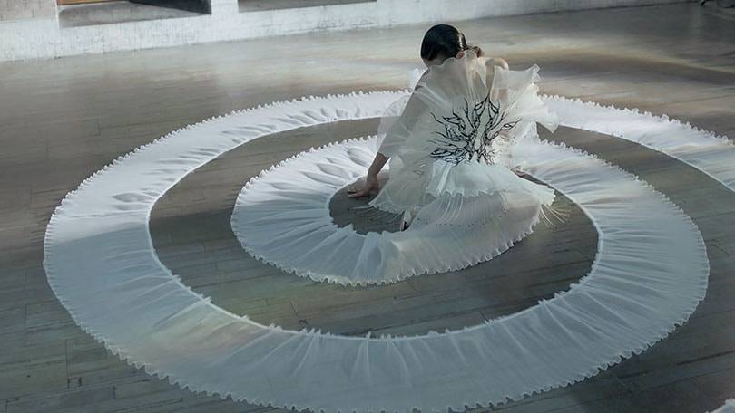 Iris van Herpen and Ulyana Sergeenko shine on the first day of digital couture