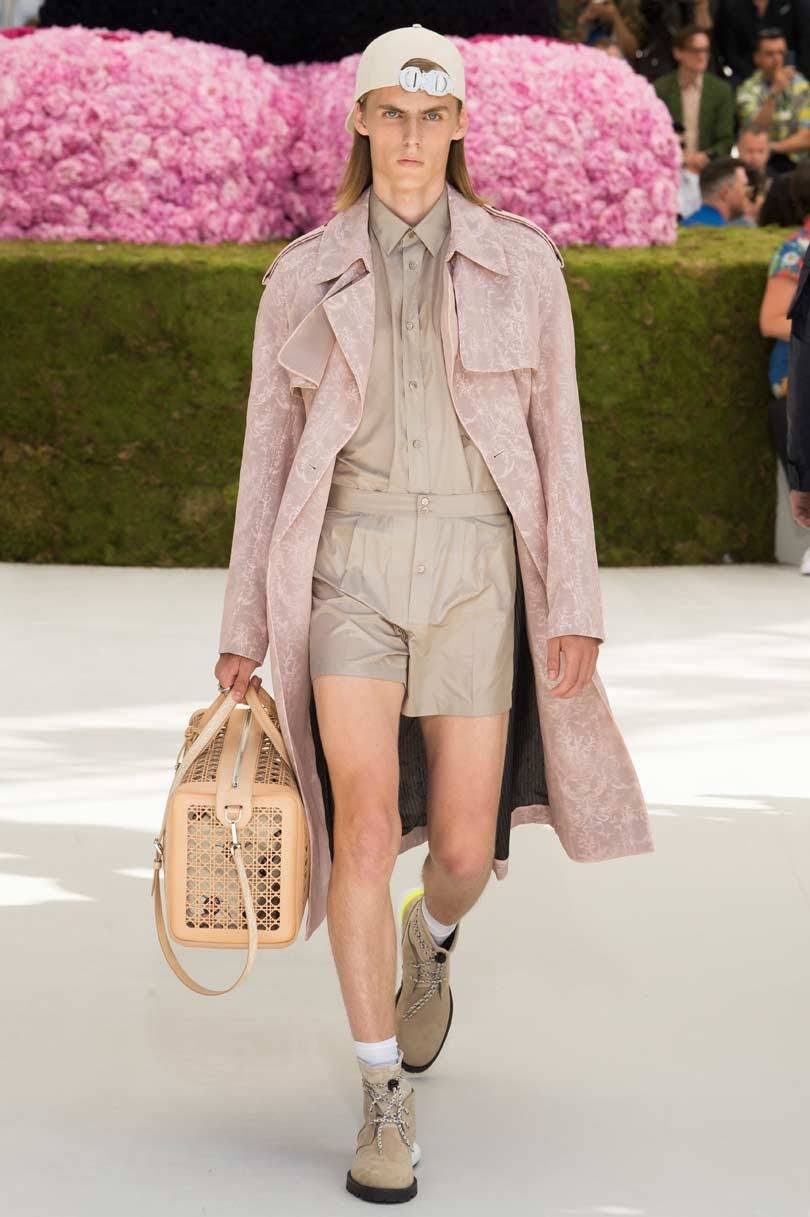 Fashion week: plus coloré et audacieux, le vestiaire de l'homme s'émancipe
