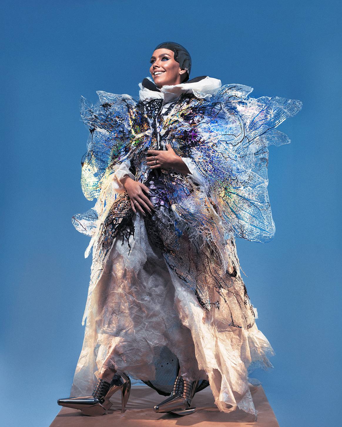 Photo Credits: Cristina Pedroche con vestido del Museo de Manuel Piña, complementos de Manuel Albarrán y capa de Buj Studio.