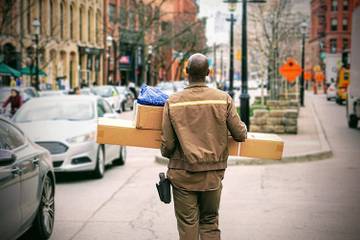 Snelle levering vs bezorgkosten: korte bezorgtijd minst belangrijk bij kleding en schoenen