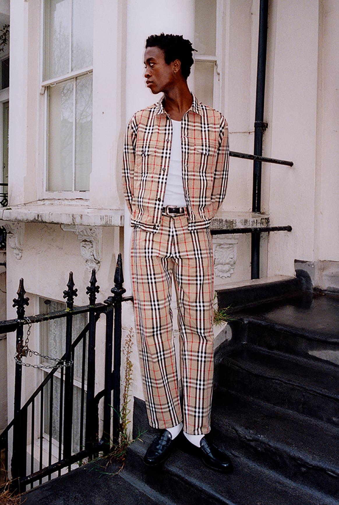 Photo Credits: Colección cápsula Supreme / Burberry SS22.