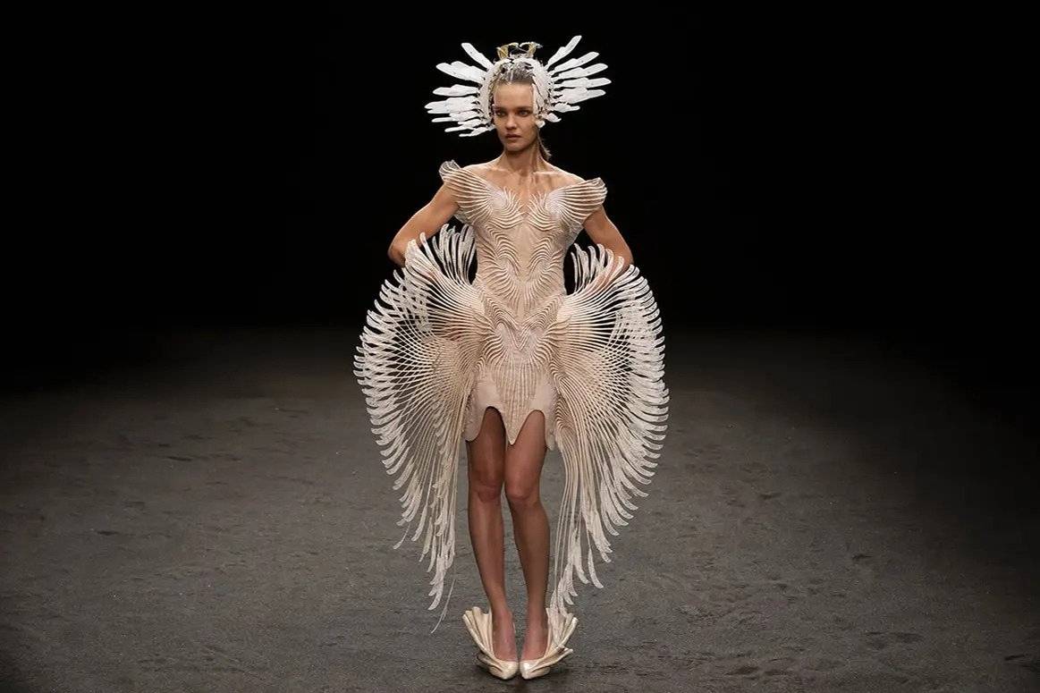 Beeld: Iris van Herpen, SS21, eigendom van het merk.