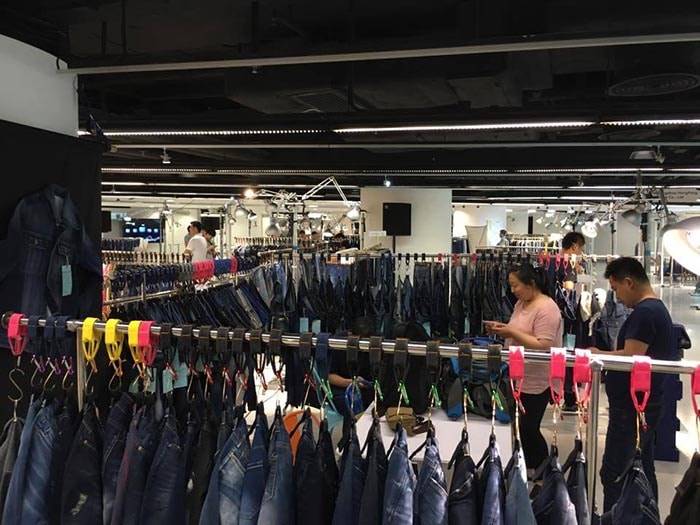 DEG fördert nachhaltige Denim-Fabrik in Bangladesch