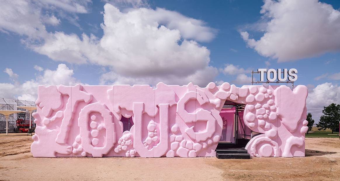 Créditos: Photo Credits: Pop-up de Tous diseñada por el estudio de diseño y arquitectura Casa Antillón para los festivales Primavera Sound Madrid y Sónar Barcelona. Tous, fotografía de cortesía.