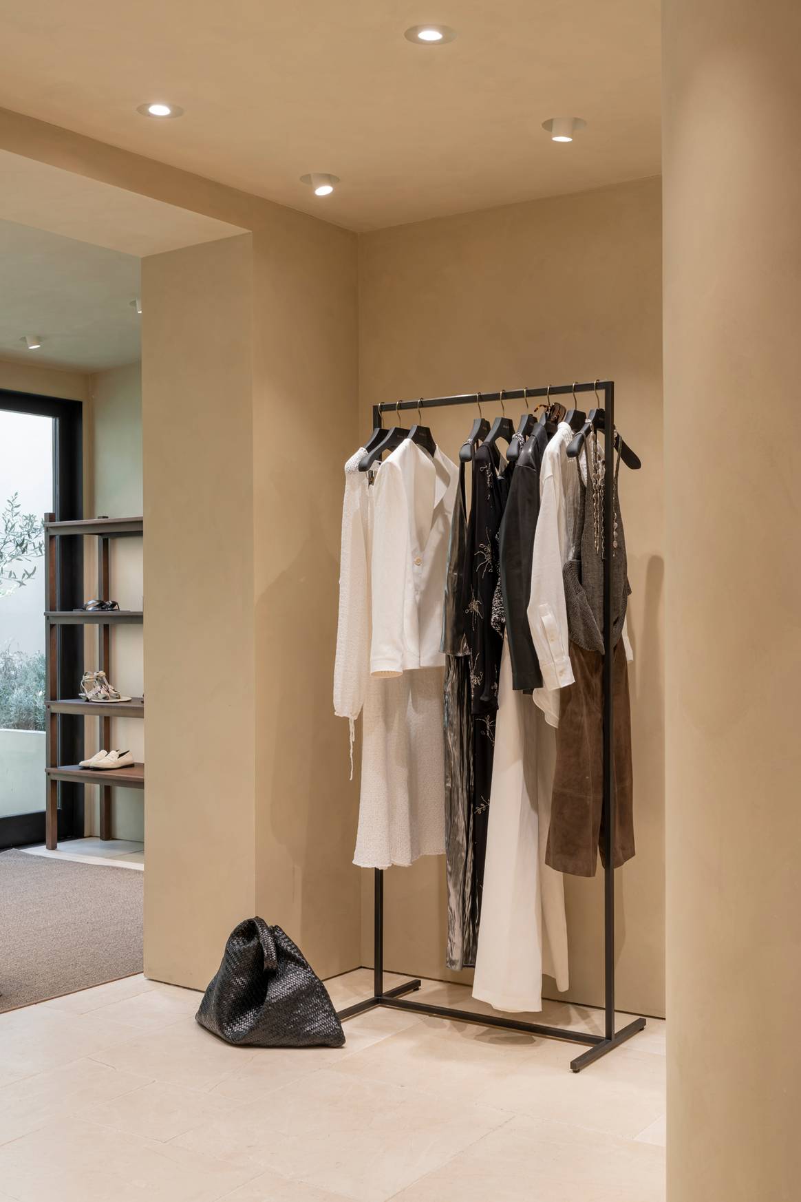 Nueva pop-up de Massimo Dutti en Saint-Tropez.