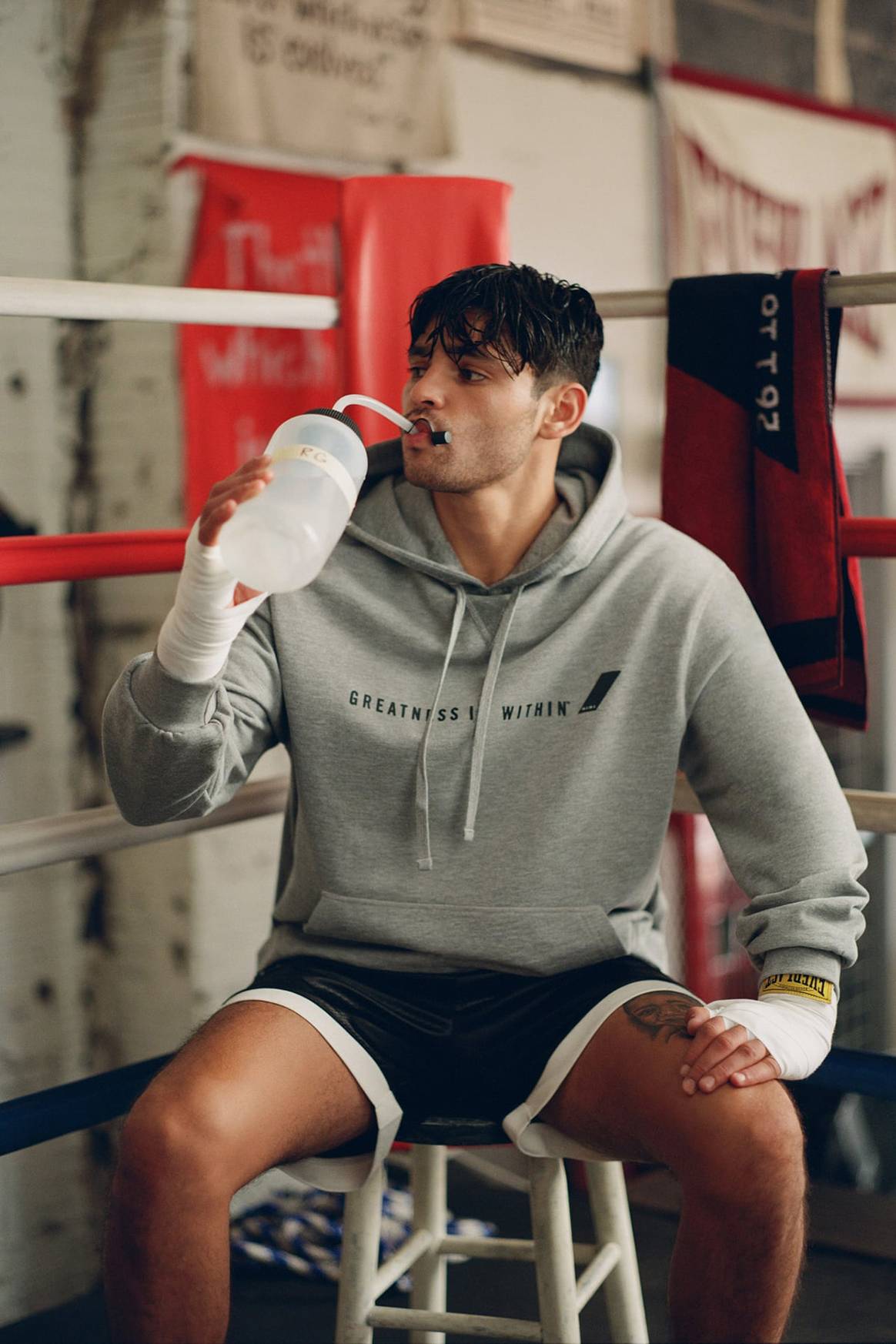 El boxeador Ryan García en una imagen de campaña de la colección cápsula de Everlast y Zara Athleticz.