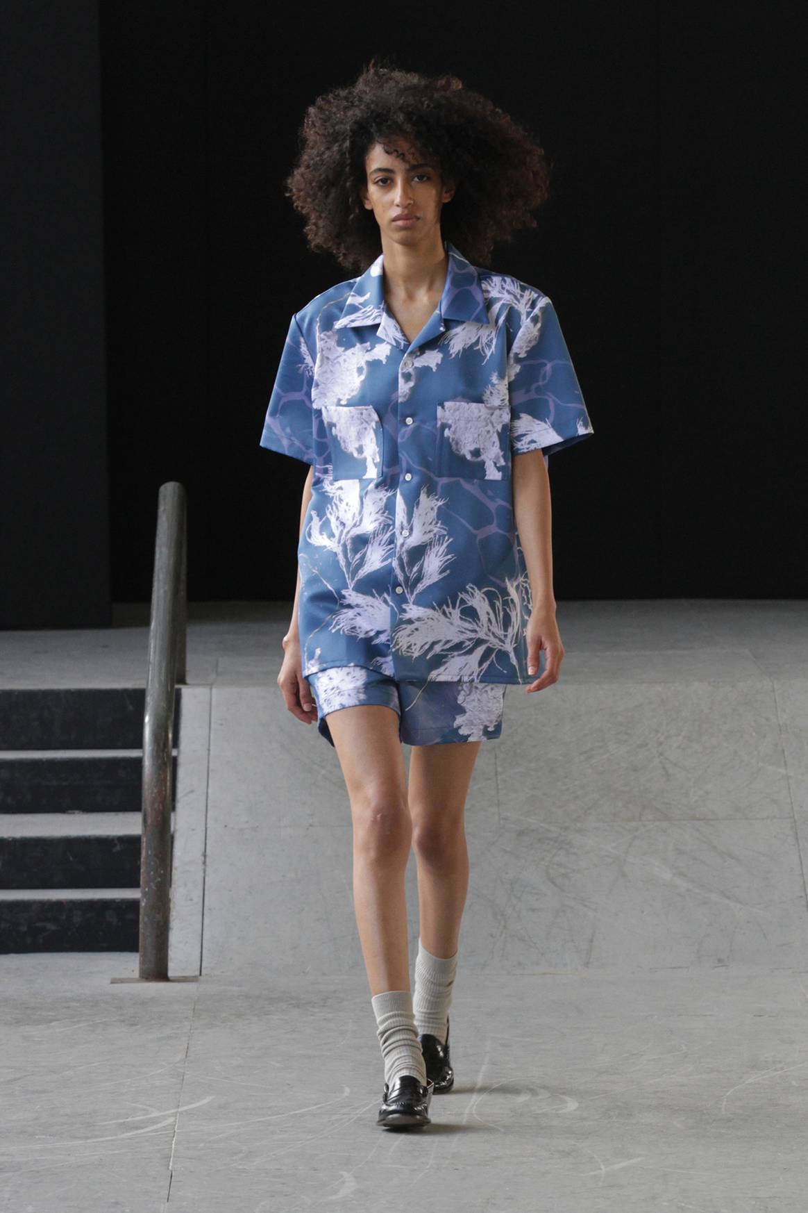 Photo Credits: Carlota Barrera, desfile en London Fashion Week de la colección “Asere, qué bolá” para la temporada Primavera/Verano SS23.