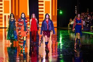 Diseñadores emergentes muestran su talento en tejido de punto durante Intermoda