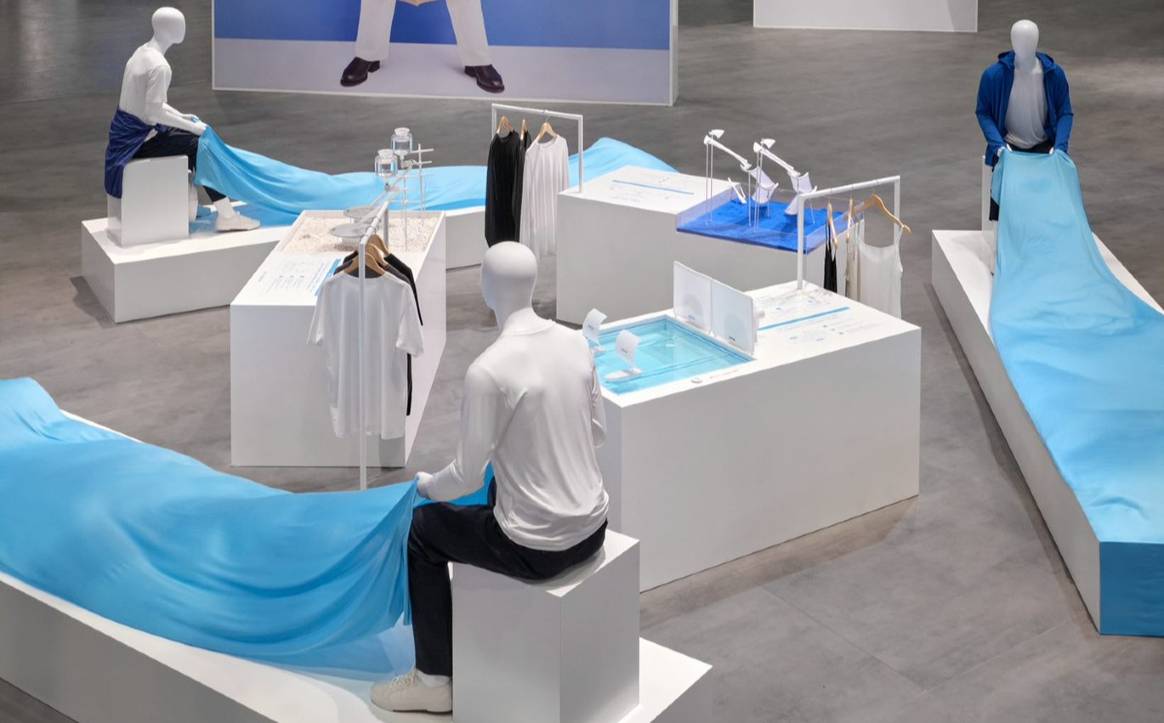 スナップショット: ユニクロが中国国際輸入博覧会に初出展