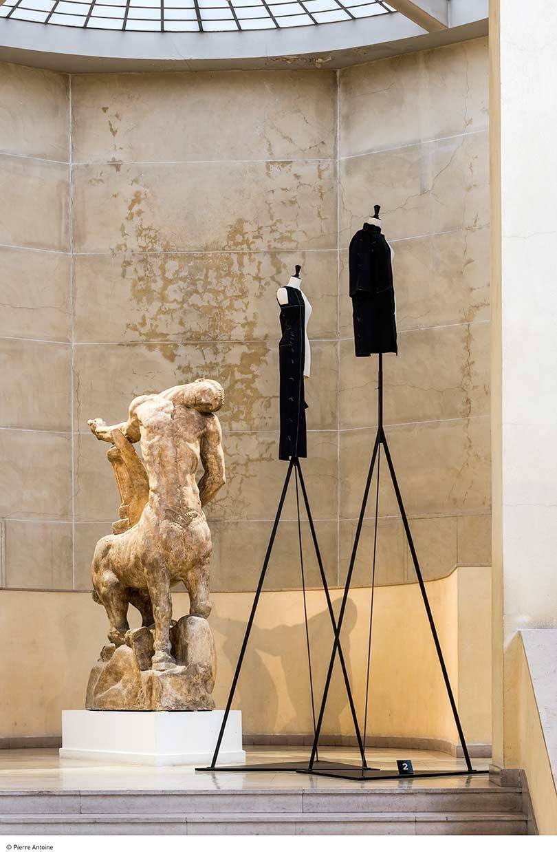 Sneak Peak: Die Balenciaga-Retrospektive ‚Balenciaga, l’Oeuvre au Noir'