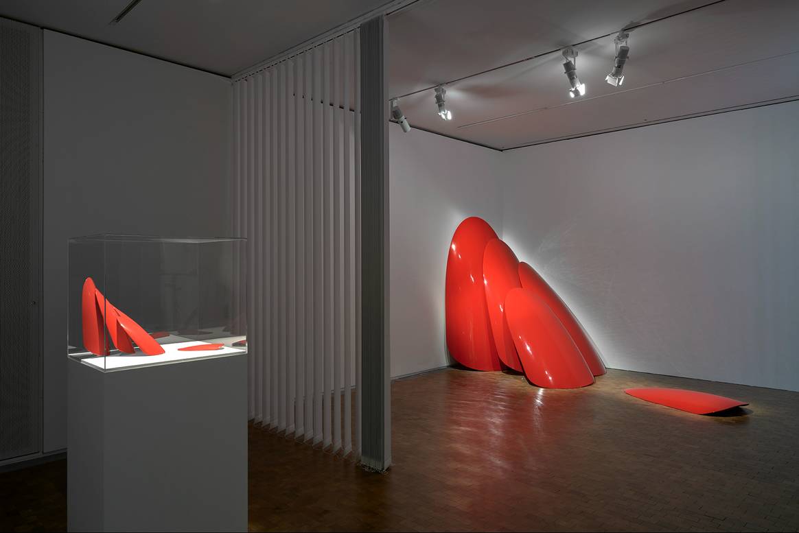 Bild: Martin Margiela, Red Nails © Pierre Antoine