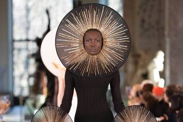 Parallelwelten und Surrealismus: die Highlights der Couture-Schauen in Paris