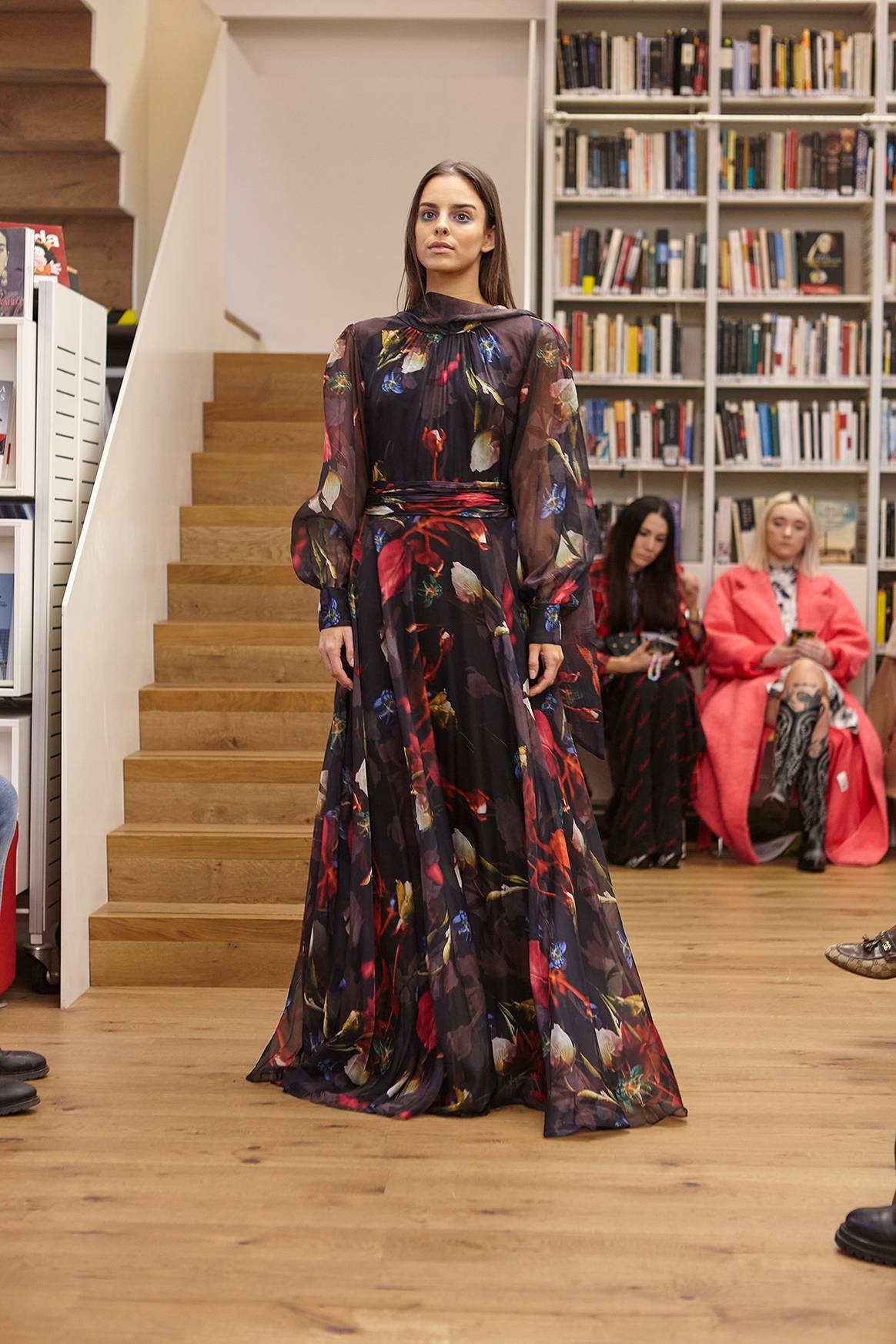 Photo Credits: Sohuman, desfile de la colección “Anonymous was a woman” (Anónimo era mujer) durante la London Fashion Week. Fotografía de cortesía.