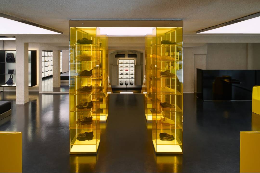Boutique Onitsuka Tiger sur les Champs-Élysées