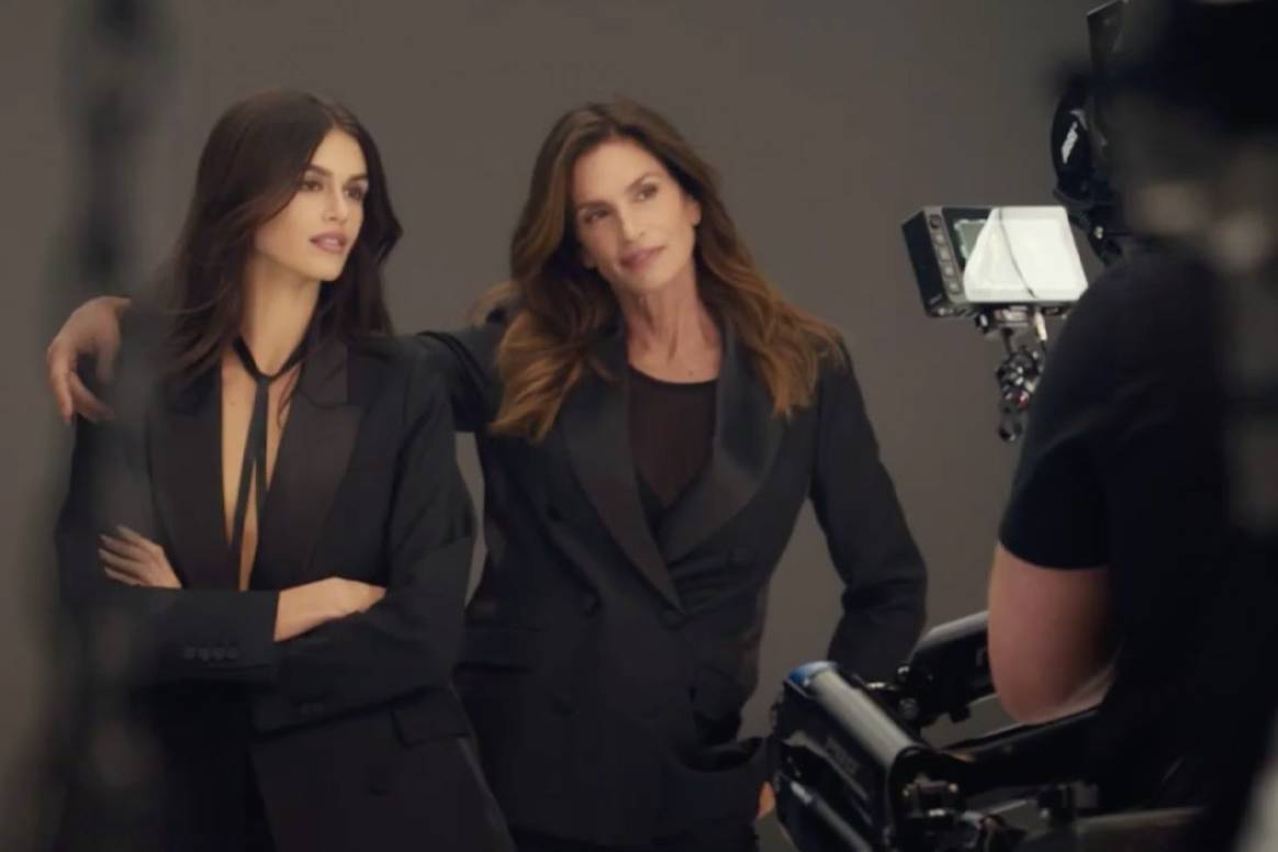 Cindy Crawford y Kaia Gerber durante el primer capítulo de Zara Streaming.