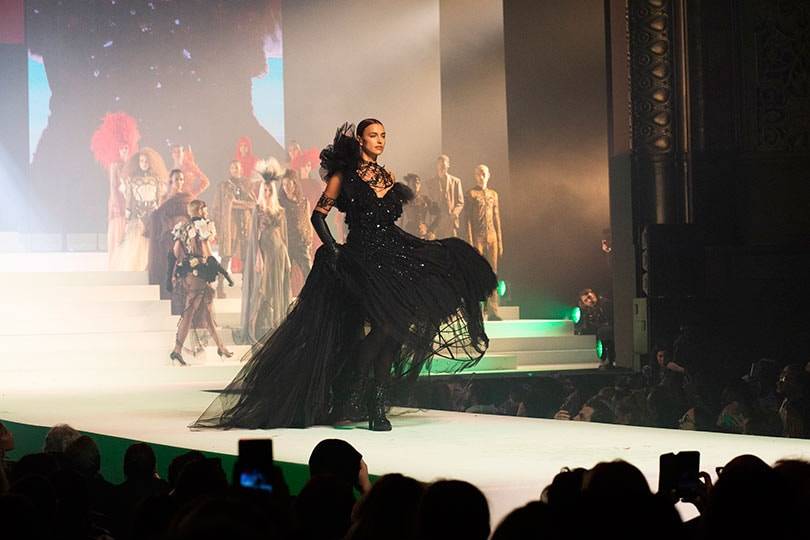 En images : le dernier show haute couture de Jean Paul Gaultier
