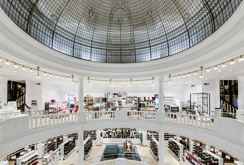 Во Владивостоке открылся первый H&M: покупатели выстроились в очередь в 5 утра
