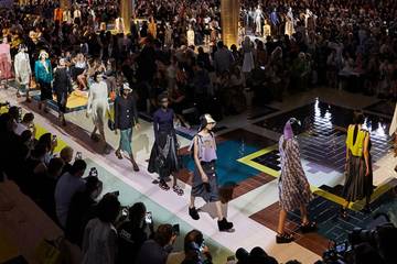 Prada crece un 3 por ciento en 2019 y adelanta un “impacto negativo” para 2020