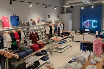 Champion abre su primer espacio en Cancún 