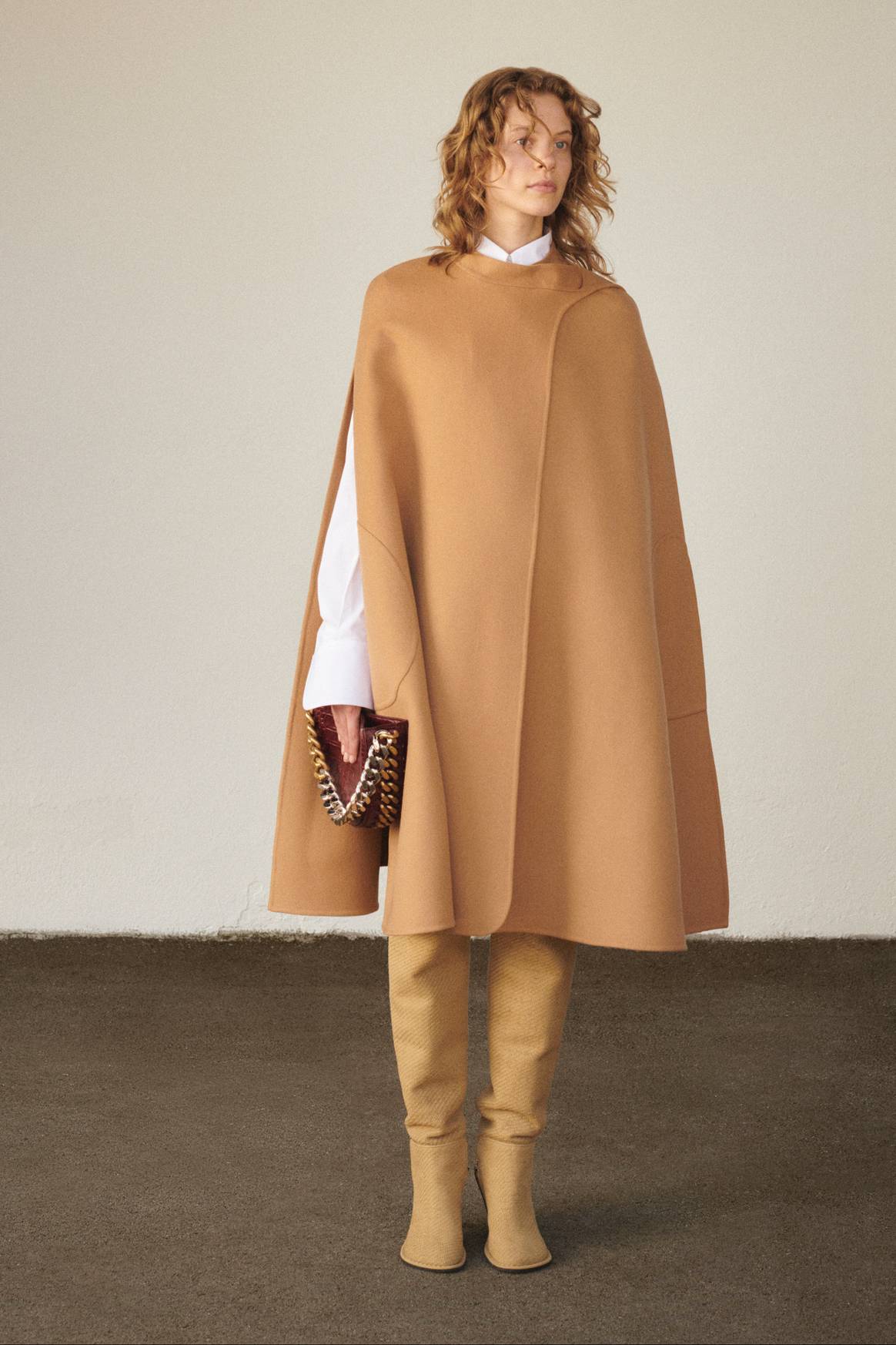 Stella McCartney Resort 24 camel cape