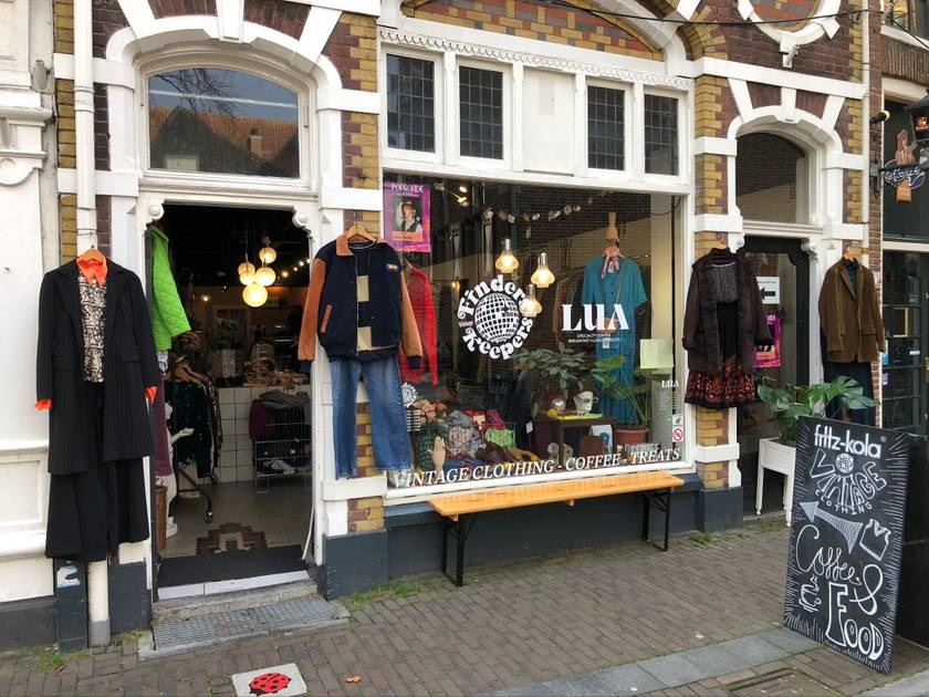 Einkaufsstra-e-im-Fokus-Das-Geheimnis-der-Sassenstraat-in-Zwolle