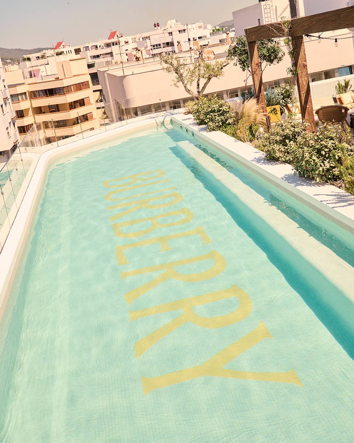 “Takeover” de Burberry en el The Standard de Ibiza.