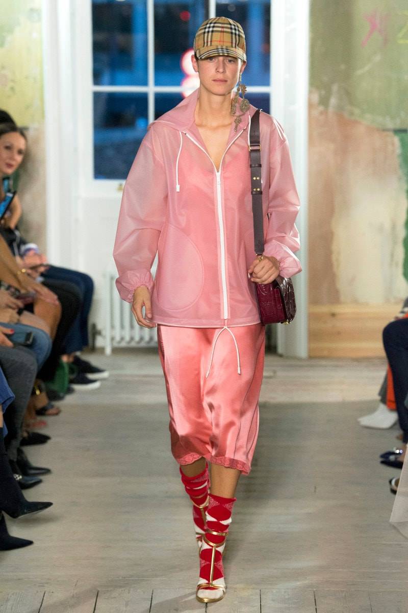 Burberry sees in technicolor for London Fashion Week