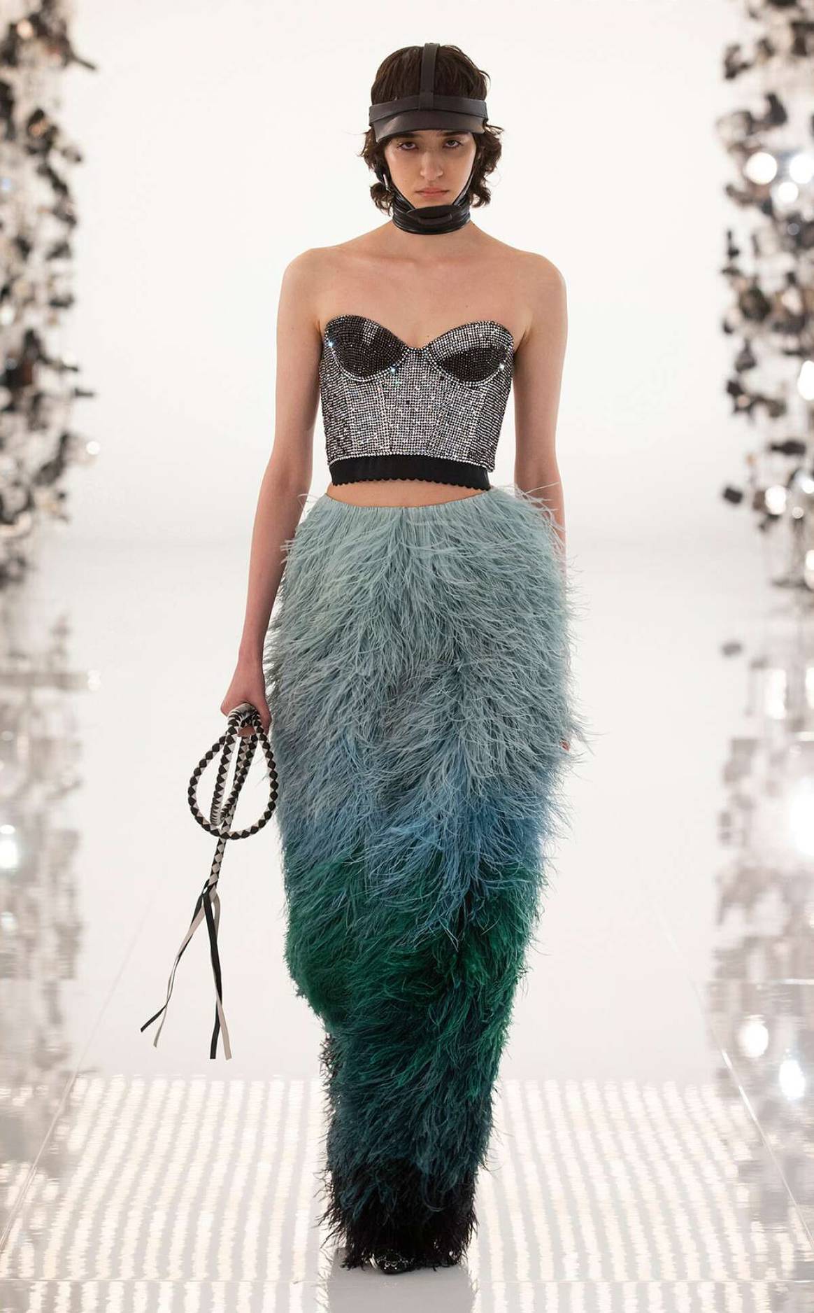 Gucci toca el “aria” por su centenario con un “elogio al aire” y homenajes a su legado, a Balenciaga y a Tom Ford