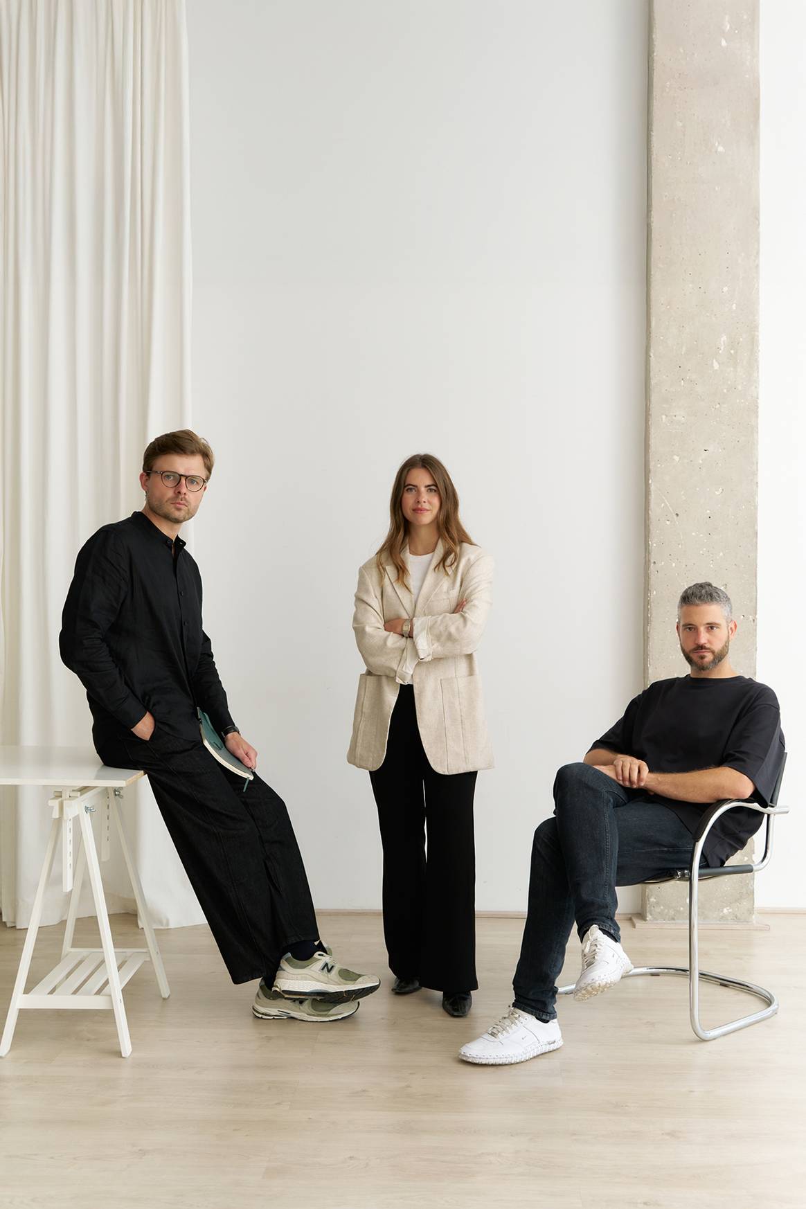Fotografía de grupo de los cofundadores de Artiso, de izq. a dcha., Matthias Brenninkmeijer (CTO), Sarah Iglesias Hiller (CEO) y Lucas Anton Pastur (CPO).