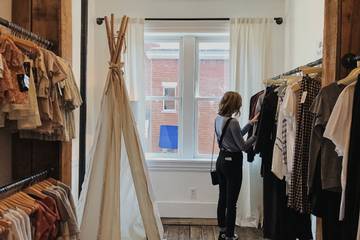Stitch Fix reveals its 2022 style and shopping forecasts