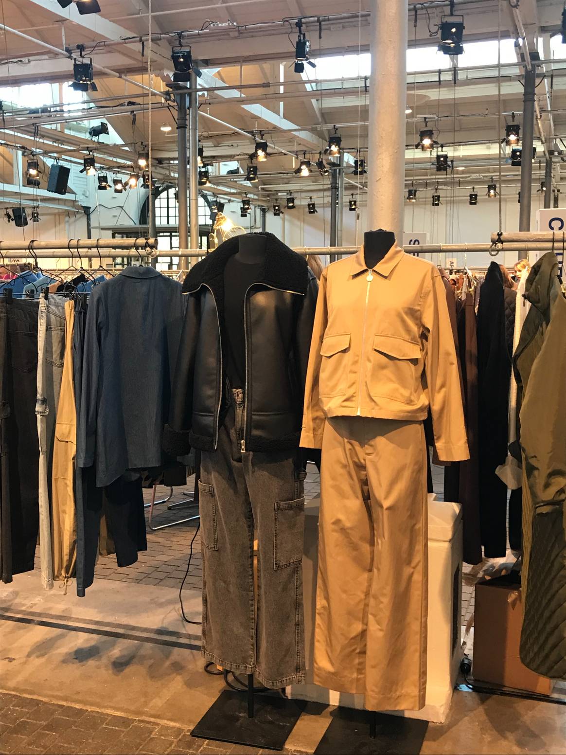 Bild: Global Funk auf der Revolver. Credit: Caitlyn Terra für FashionUnited.
